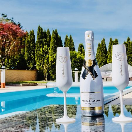 5 Sterne Centurion Ferienhaus Villa 2 Pools 86 Zoll Tv Aldersbach Εξωτερικό φωτογραφία